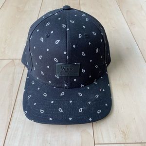 Vans black paisley hat. Like new. Worn twice.